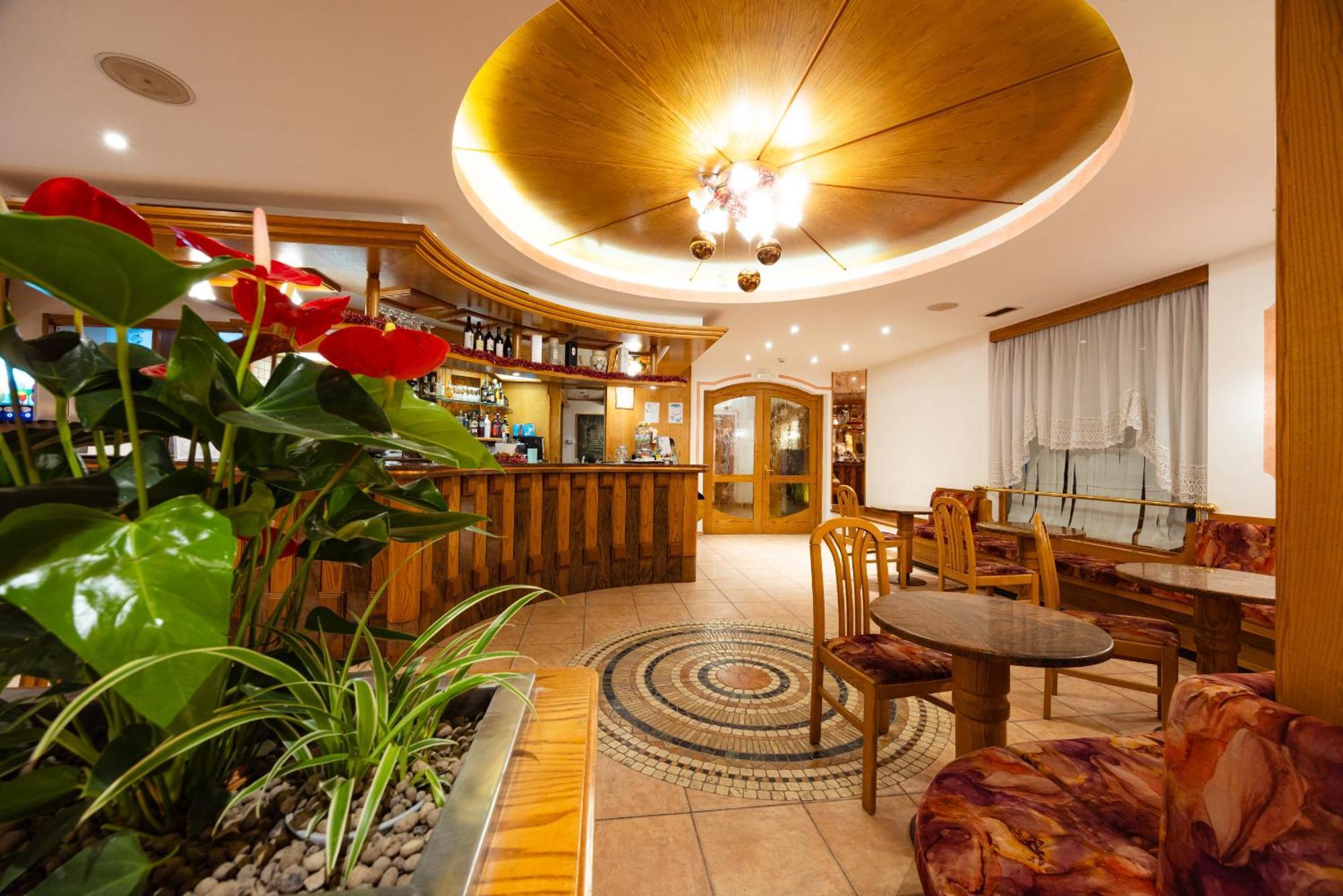 Ciccio Family Hotel Polsa Di Brentonico Esterno foto